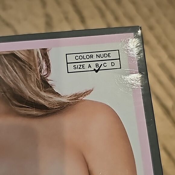 Silicone cleavage enhancer Nude size B cup NWT - Picture 2 of 6